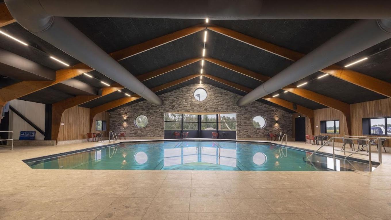 Ervaar 'Fryske Weelde' Op Vijf Sterren Vakantiepark De Kuilart Koudum Exterior foto