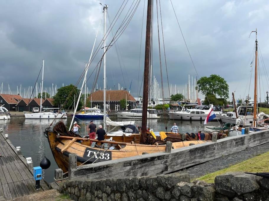 Ervaar 'Fryske Weelde' Op Vijf Sterren Vakantiepark De Kuilart Koudum Exterior foto